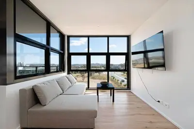 Image de Brand New Modern 2br Apt with Scenic Views in Cbr
