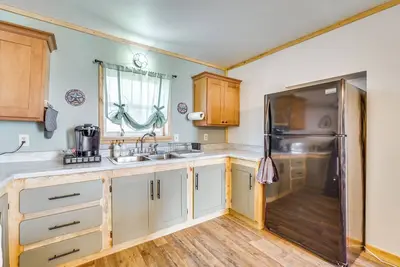Image de Near Hiking & Atv Trails: Spacious Cabin in Mena!