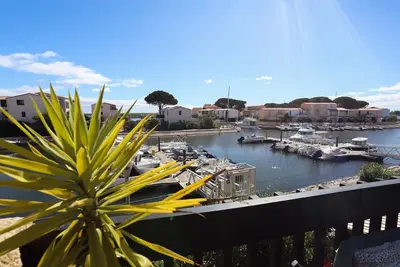 Image de splendide et charme de la marina a St Cyp