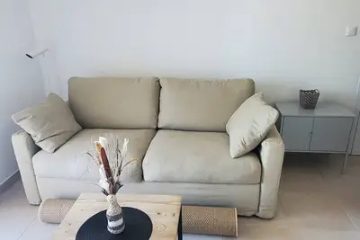 Image de T2 neuf bord de mer dans residence avec piscine chauffée. Animaux acceptés.