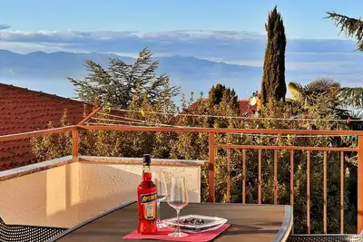 Image de Charming 2-bedroom apartment in welcoming Zidarići, Sea View, Pets-Friendly