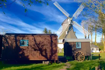 Image de Mobile Home 'Traumwagen An Der Mühle' avec terrasse privée, jardin partagé et Wi-Fi