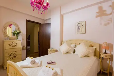 Νikolaos Villa with Private Pool, Playground & Bbq