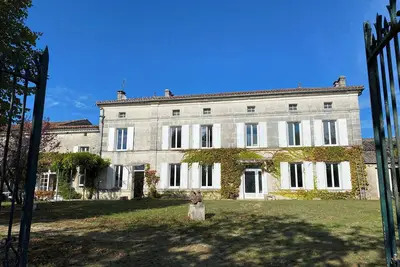 Image de Bienvenue Ă Mareuil- Maison Spacieuse, Lumineuse avec Piscine, Jardin et Confort