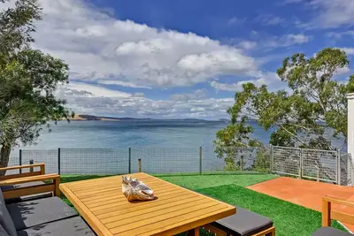 Image de Sandy Bay Beachfront Oasis direct beach access