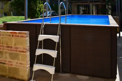 Image de Maison de vacances privée avec bain à remous, climatisation, Wifi, piscine privée, Tv, terrasse