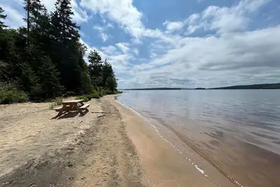 Image de Chalet sur camping, plage, lac navigable