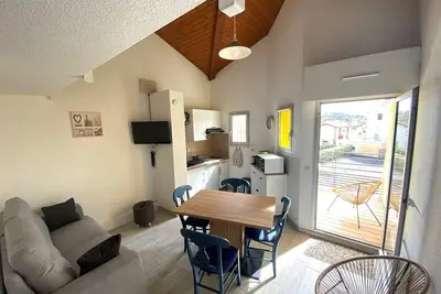Image de Duplex rénové face à la plage avec balcon et parking