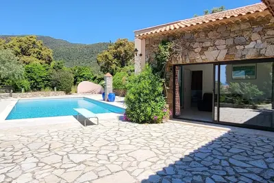 Image de Lieu de rĂŞve autour d'une piscine immense pour 2 ou 4 pers. (2 maisons)