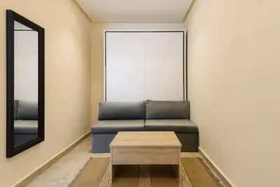 Image de Smart Compact Studio with Convertible Queen Bed, Sofa and Kitchenette and shared community garden