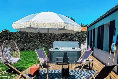 Image de Villa spa rochelaise : Détente avec Jacuzzi et Brasero