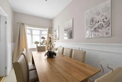 Image de Family 5br Home - Near M6, Parking & WiFi ❤️