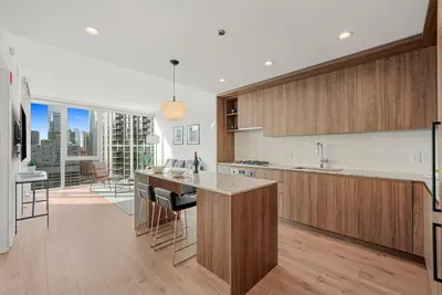 Image de Luxury Meets Comfort: River North Rentals with Chic Style & Prime Chicago Access