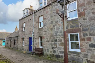 Footdee Cottage, family friendly, with a garden in Aberdeen