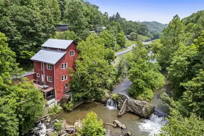 Image de Old Masters' Mill: Storied History on Cane Creek