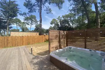 Image de Maison des Pins : Maison jusqu'Ă 8 p avec spa au calme.