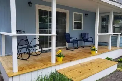 Image de Great Front Porch & Pet-Friendly Cottage- North Indian Lake @ Chippewa Marina
