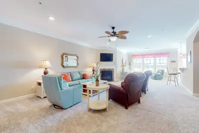 Image de Bayside Resort with pools, golf, tennis, fishing, & spas plus beach shuttle