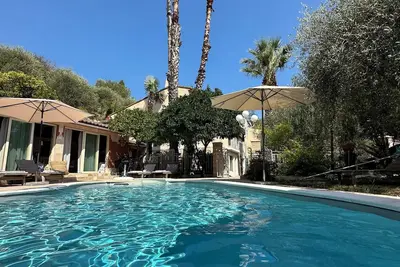 Image de Location sur la French Riviera avec piscine privée. \nBijou entre Monaco et Italie