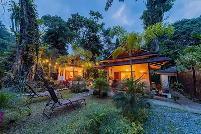 Image de Bungalows Namu: 300 m from the beach, private pool