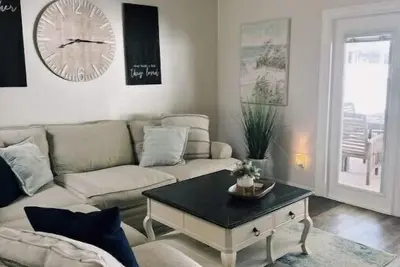Image de Newly remodeled beach themed home 3br 2 Ba