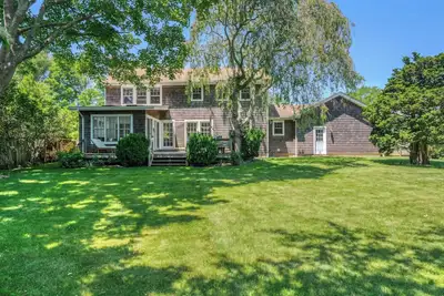 Image de Recently Renovated East Hampton Village Home, Total Privacy, Perfect for. . .