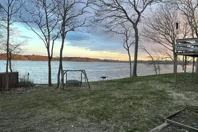 Image de Renovated Private Waterfront Home in West Yarmouth!