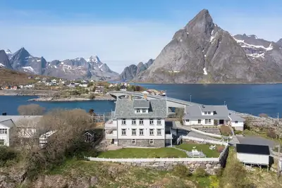 Image de Sakrisøy Gjestegård-Solbakken anno 1880