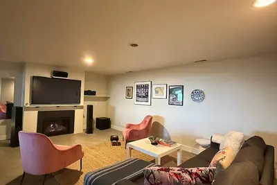 Image de Cozy Apartment in Cottonwood Heights close to Ski Resorts and City!