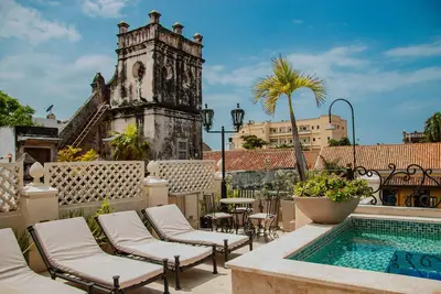 Image de Amazing 7br Mansion inside of the walled city