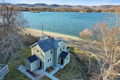 Image de Golf, Swim & Ski: Gem w\/ Lake Access in Pittsfield