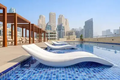 Image de Huge Penthouse in Marina w Pool Table & Air Hockey