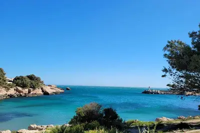 Image de Appartement de 4 personnes à Carro à 2 pas de la Mer dans résidence de Tourisme