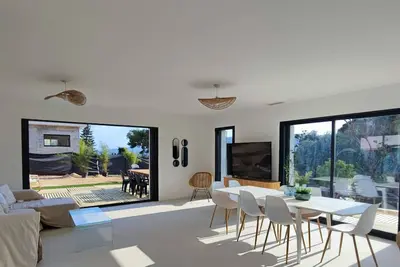Image de Villa standing avec piscine & jacuzzi 20' de Cannes