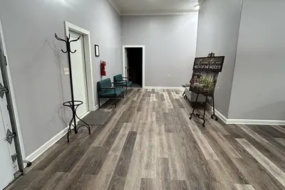 Image de Spacious 6-bedroom lodge in beautiful Hollwood with WiFi, Ac