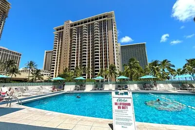 Image de Ocean view from the famous Ilikai: 2 units, sleeps 8!