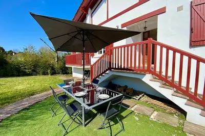 Image de Au cœur du village, maison, jardin, parking, plage à pied.
