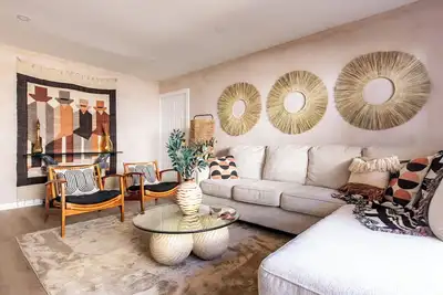 Image de Stylish 2-Bed, 2-bath Condo With Private Patio in Riverside
