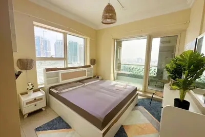 Image de Lavish Bohemian 1 Br in Marina with Rooftop Pool