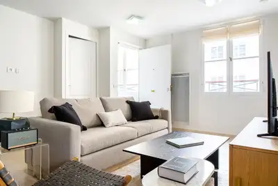 Image de Blueground | Madeleine, concierge, furnished