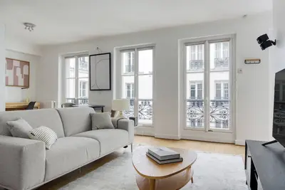 Image de Blueground | Champs Elysées, elev & concierge
