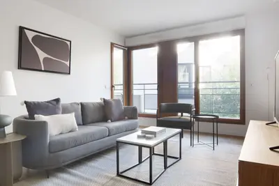 Image de Blueground | Lamark-Caulaincourt, balcony