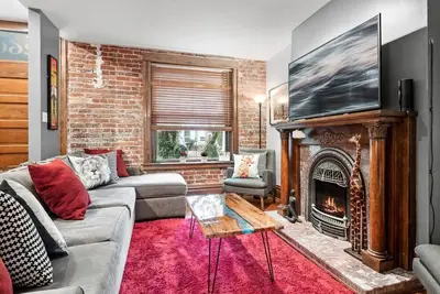 Image de The Arusha House Capitol: Hill : Garage : Yard