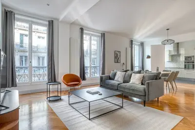 Image de Blueground | Monceau, furnished, a/c, nr park