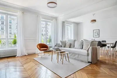 Blueground | Pereire, nr Parc Monceau
