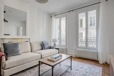 Image de Blueground | Ternes, fully renovated & furnished