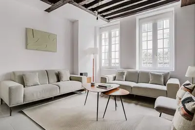 Blueground | Odéon, washer, nr Luxembourg Gdns