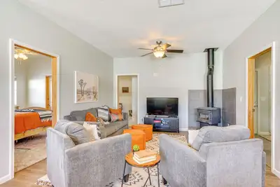 Image de Mtn-View Hideaway w/ Wood Stove in Pueblo!