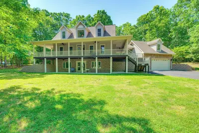 Image de Hot Tub & Amenity Access: Lake Anna Retreat!