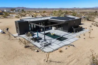 Image de Luxe Modern Escape w\/ Pool, HotTub, Firepit, Desert View | Obsidian by AvantStay